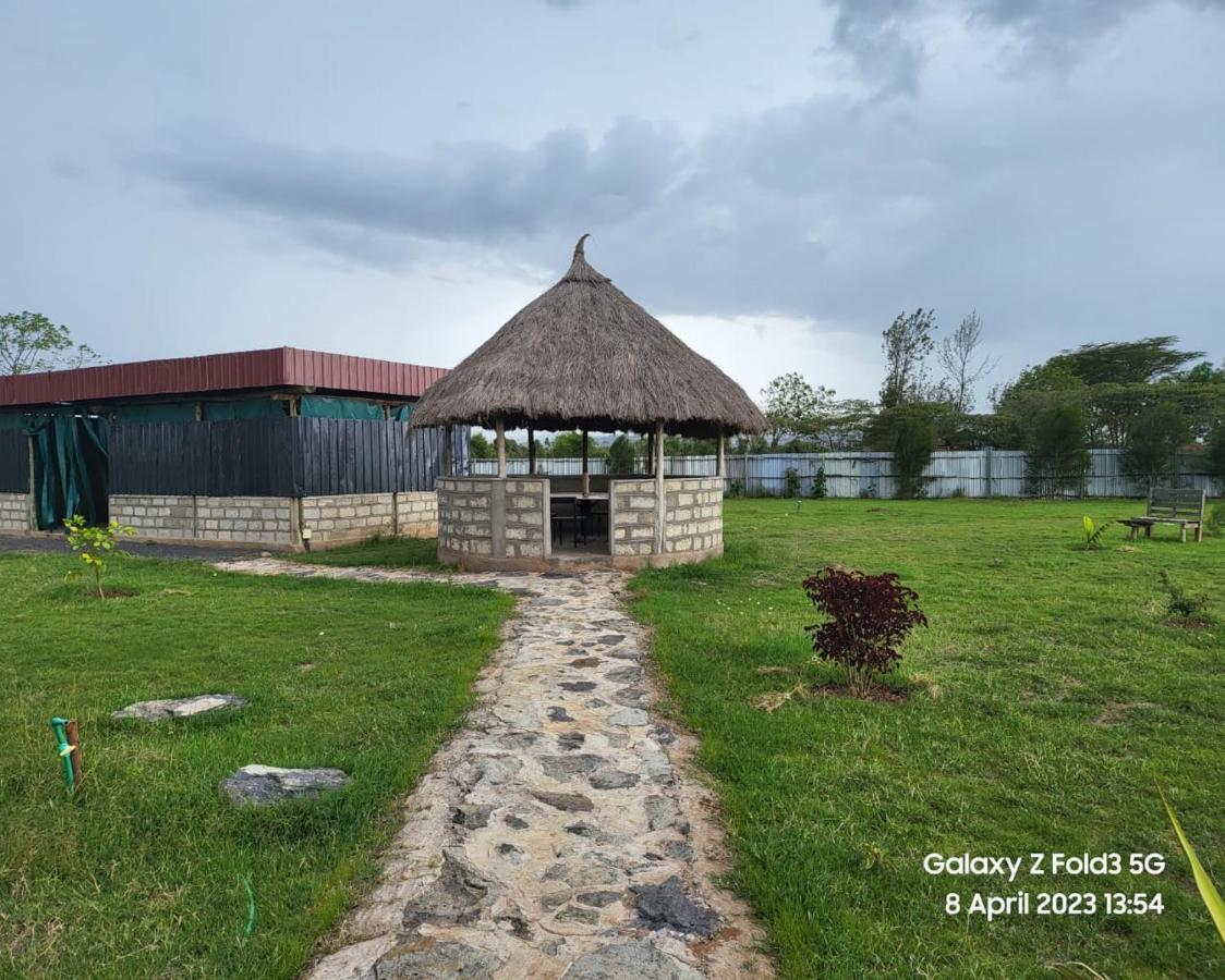 Le Tai Village Resort Near Solio Game Reserve Mweiga Exterior photo